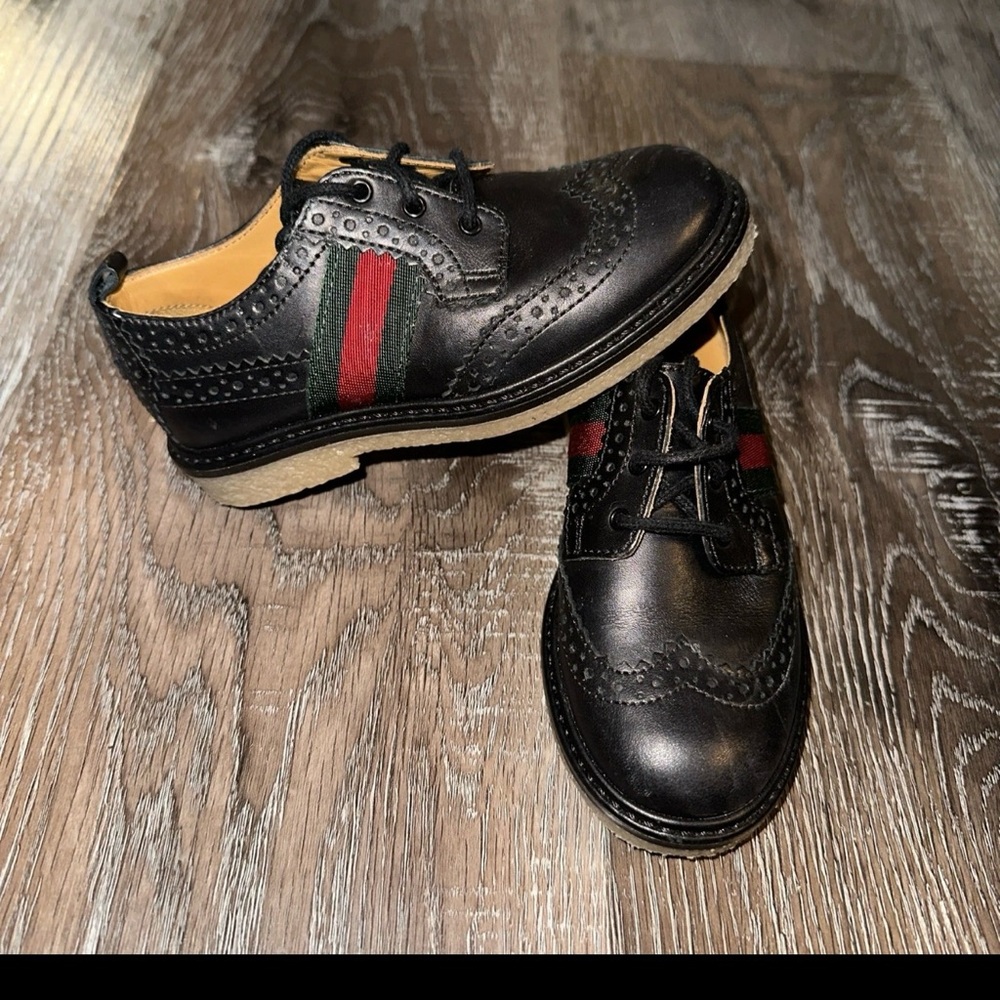 Gucci Black Leather Kids Brogues with Red and Green Accents